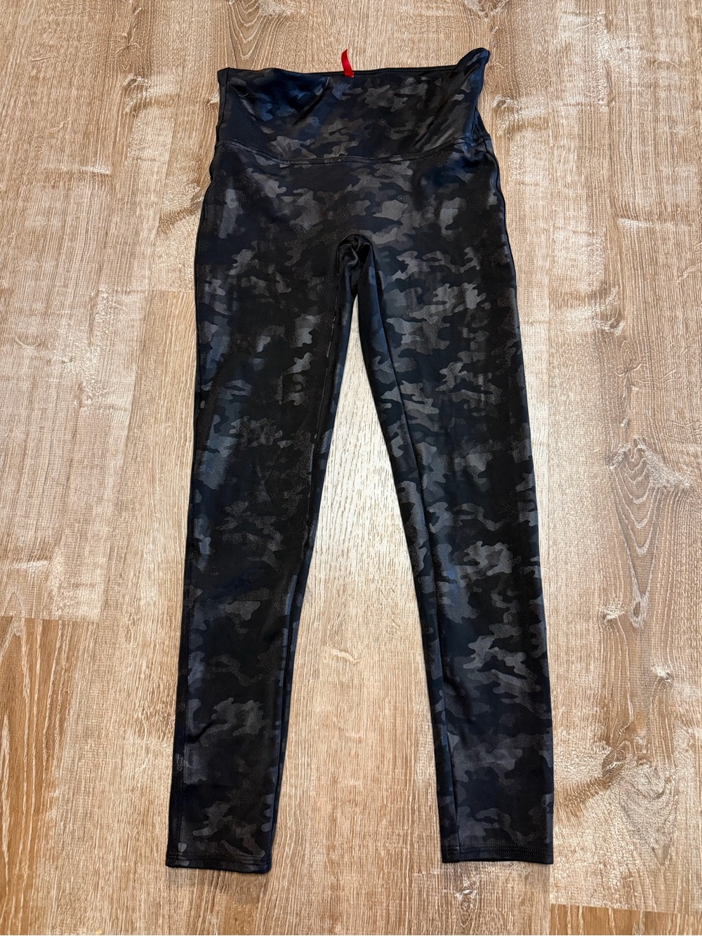 SPANX Faux Leather Camo Leggings Medium Petite M/P High Rise 20185Q